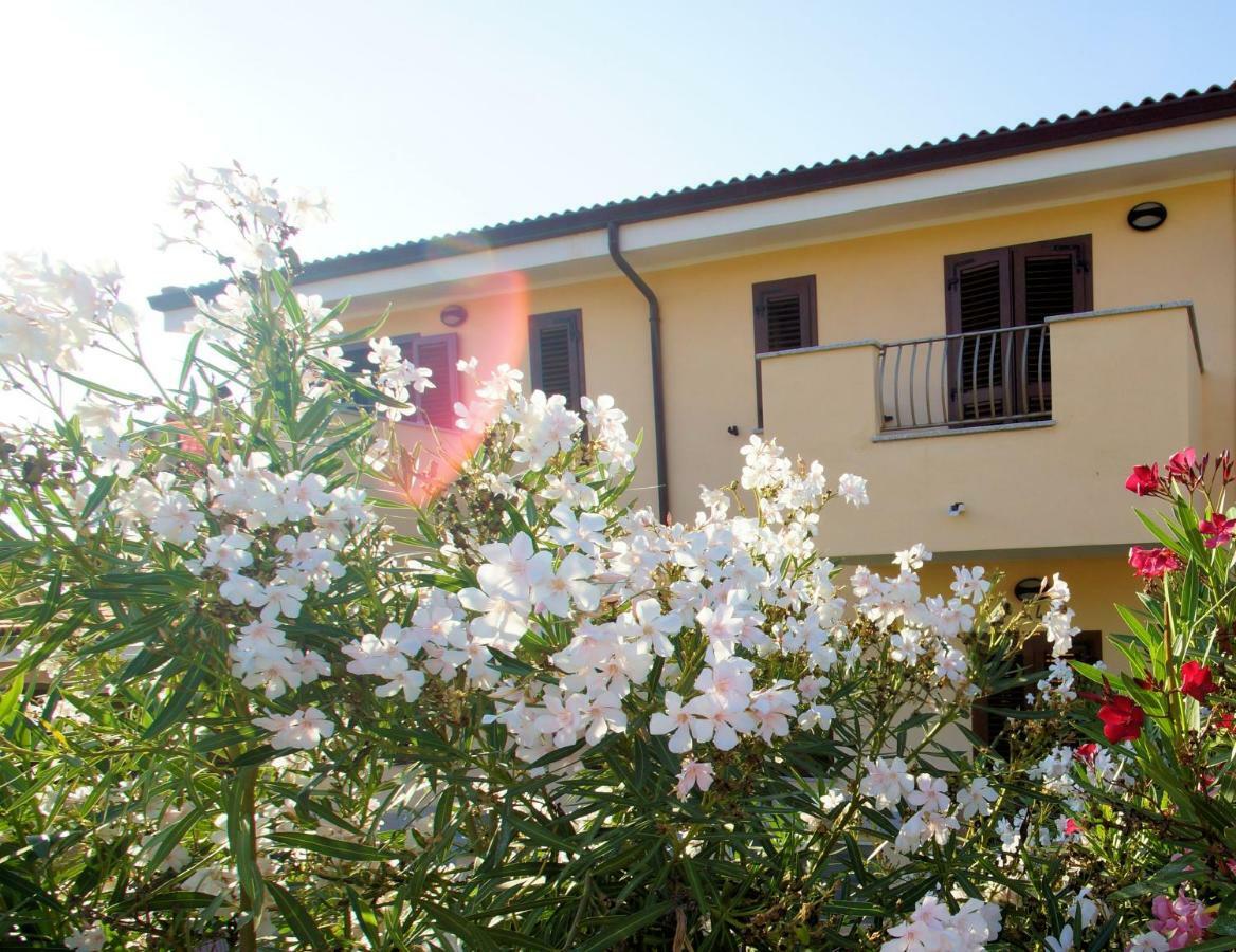 Sa Fiorida Appartamenti Valledoria  Bagian luar foto